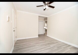 837 W Cornelia Ave in Chicago, IL - Building Photo - Building Photo