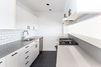 176 Broadway in New York, NY - Foto de edificio - Building Photo