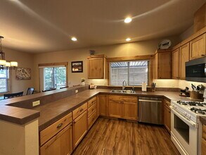 2737 NW Skyliners Rd in Bend, OR - Building Photo - Building Photo