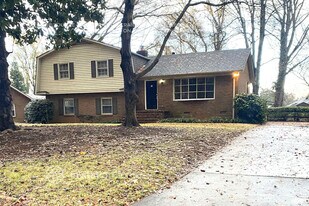 1447 McIlroy Rd in Charlotte, NC - Building Photo