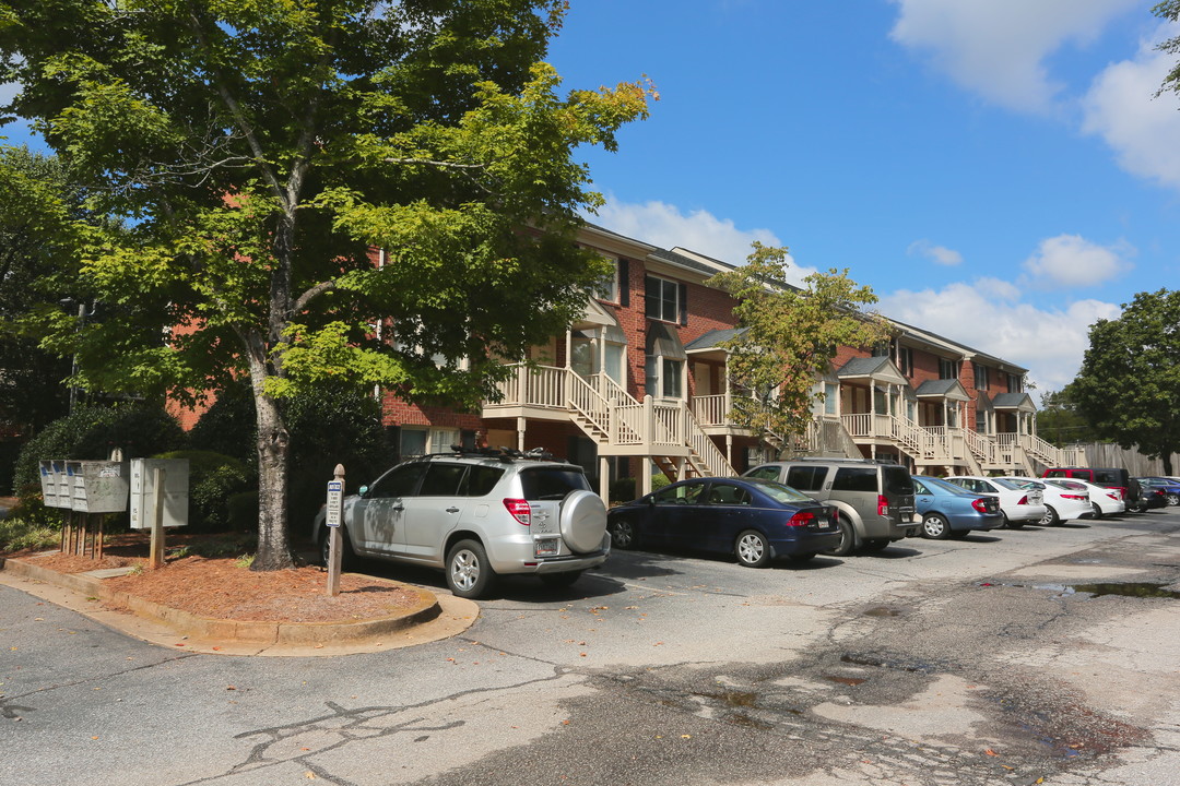 Dearing Courtyard in Athens, GA - Building Photo