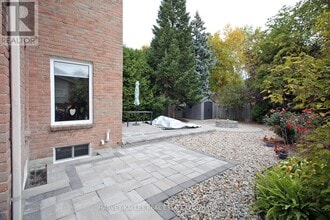295 Brimson Dr in Newmarket, ON - Building Photo - Building Photo