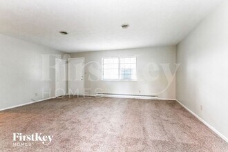 819 Moss Oak Ct in Indianapolis, IN - Building Photo - Building Photo
