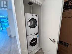 110 Broadway Ave in Toronto, ON - Building Photo - Building Photo