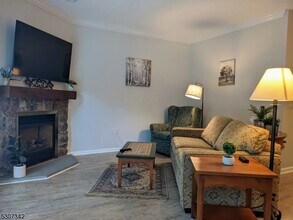 4-21 Maple Cres in Vernon, NJ - Building Photo - Building Photo