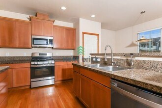 4014 212th Pl SE in Bothell, WA - Foto de edificio - Building Photo