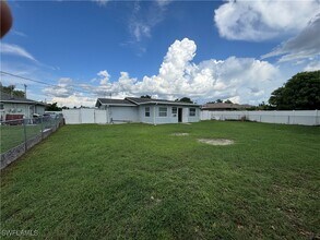 2328 Country Club Blvd in Cape Coral, FL - Building Photo - Building Photo