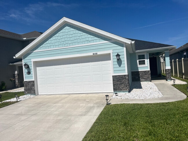 8132 Windmill Way in Jacksonville, FL - Building Photo - Building Photo
