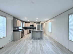 29669 Danbury Ct in Chesterfield, MI - Building Photo - Building Photo