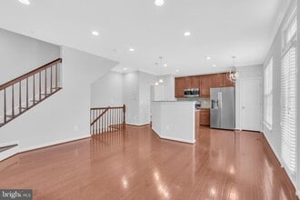 21723 Indian Summer Terrace in Sterling, VA - Building Photo - Building Photo