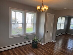 209 E Oak St in Troy, IL - Building Photo - Building Photo