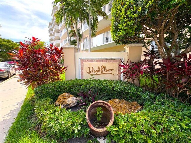 property at 1455 N Treasure Dr