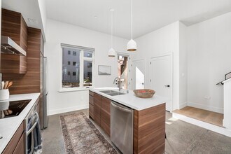 2230 I St in Sacramento, CA - Foto de edificio - Building Photo