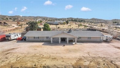 25733 Roundup Way, Unit 1249 in Apple Valley, CA - Foto de edificio - Building Photo