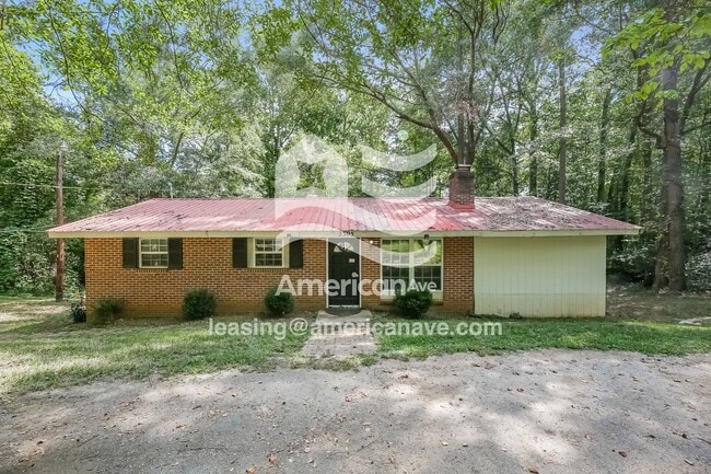 2305 Standing Springs Rd in Greenville, SC - Building Photo - Building Photo