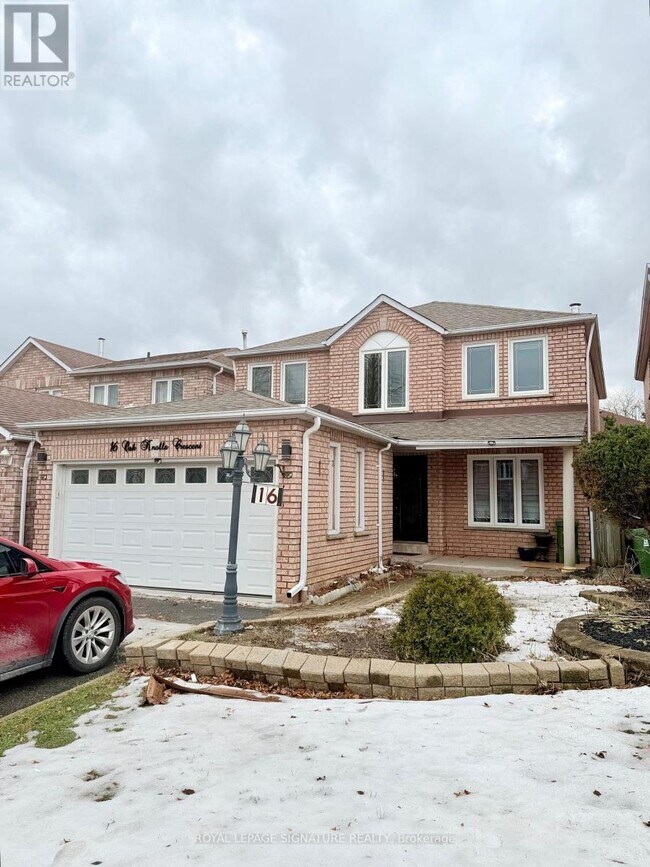 16 Oak Knolls Crescent in Toronto, ON - Building Photo - Building Photo