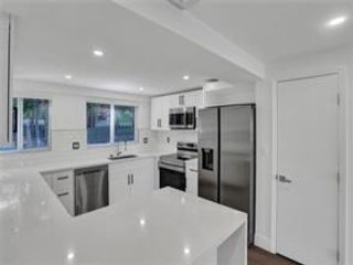 2554 Whale Harbor Ln in Fort Lauderdale, FL - Building Photo