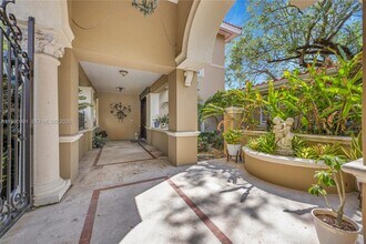 6200 Granada Blvd in Coral Gables, FL - Building Photo - Building Photo