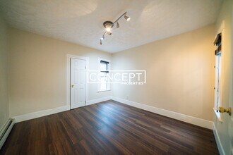 376 Medford St, Unit 2 in Somerville, MA - Building Photo - Building Photo