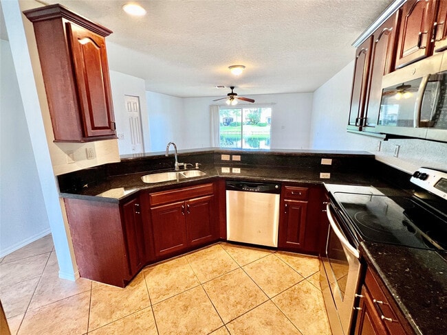 5964 Abbey Rd in Tamarac, FL - Building Photo - Building Photo