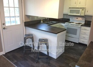 6329 E 32nd Ave in Anchorage, AK - Building Photo - Building Photo