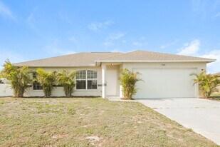 845 SW 37th Ln in Cape Coral, FL - Building Photo