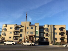 17825 Devonshire St, Unit 106 in Northridge, CA - Building Photo