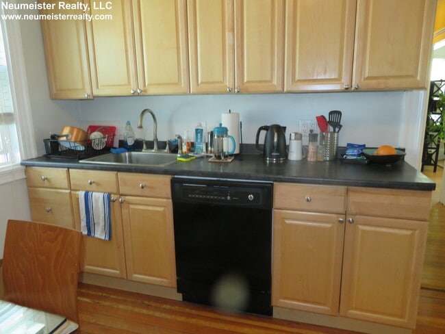 95 Frederick Ave, Unit 1 in Medford, MA - Foto de edificio - Building Photo