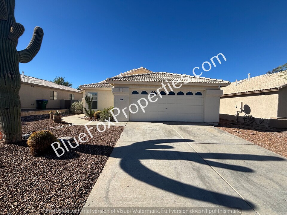 8587 N Cantora Way in Tucson, AZ - Foto de edificio
