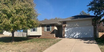 4539 W Kingsbury St in Springfield, MO - Building Photo