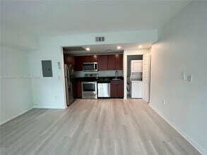 946 Bay Dr in Miami Beach, FL - Building Photo - Building Photo