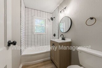 5760 College Ave in Kansas City, MO - Building Photo - Building Photo