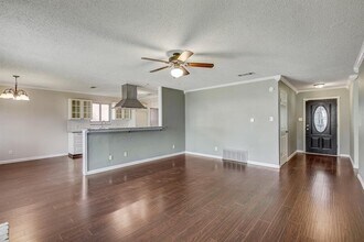 7804 Wycombe Dr in Austin, TX - Building Photo - Building Photo