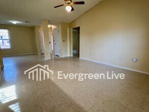 106 Morning Bloom Ct in Raeford, NC - Building Photo - Building Photo