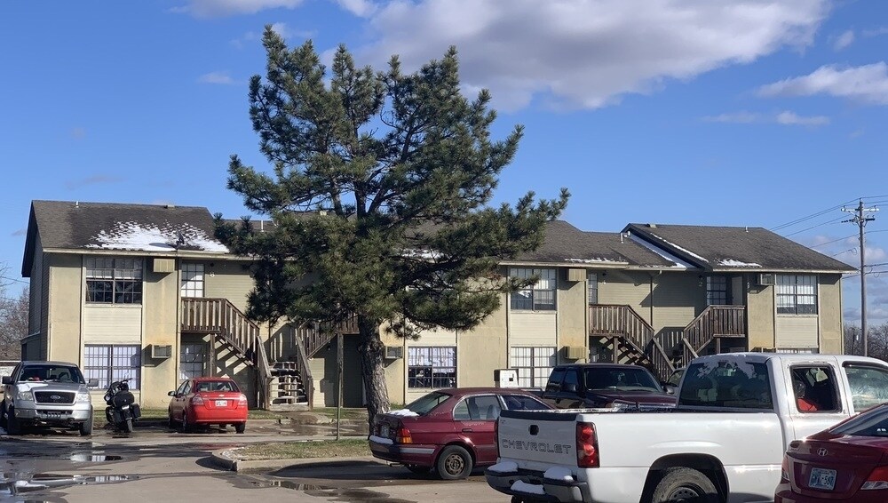 Cedars Apartments in Skiatook, OK - Foto de edificio