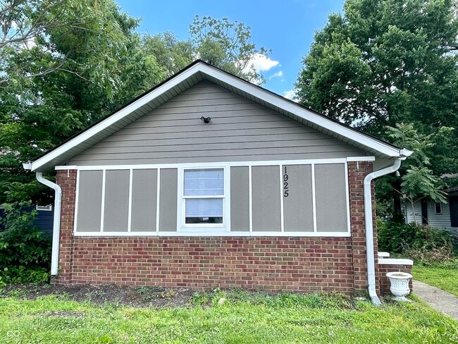 property at 1925 N Harding St