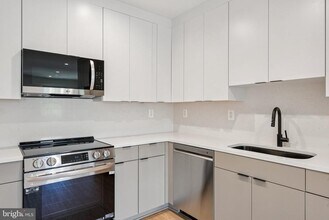 2134 Wisconsin Ave NW in Washington, DC - Building Photo - Building Photo