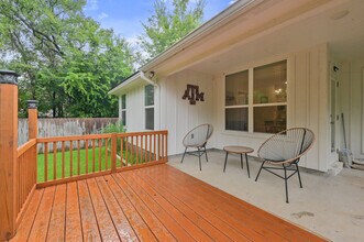 3824 Springfield Dr in College Station, TX - Foto de edificio - Building Photo