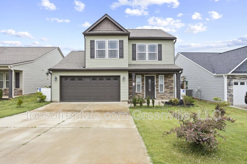 679 Spartan Commodor Ln in Inman, SC - Building Photo