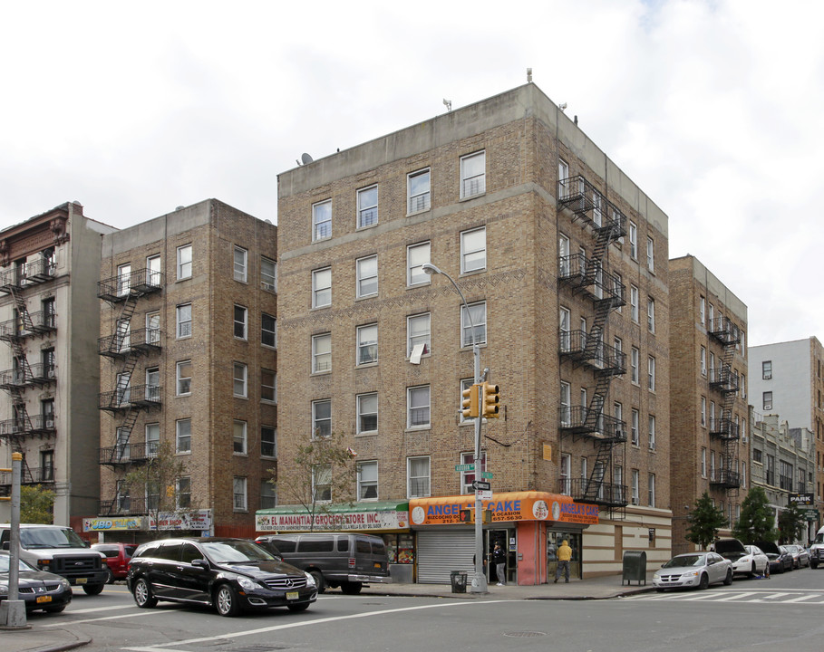 550 W 174th St in New York, NY - Building Photo