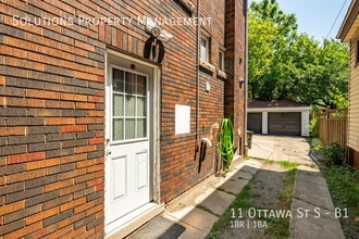 11 Ottawa St S in Hamilton, ON - Building Photo - Building Photo