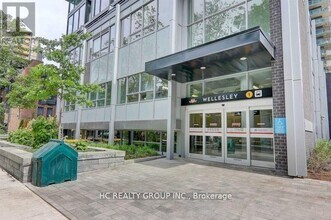 17-1717 Dundonald St in Toronto, ON - Building Photo - Building Photo