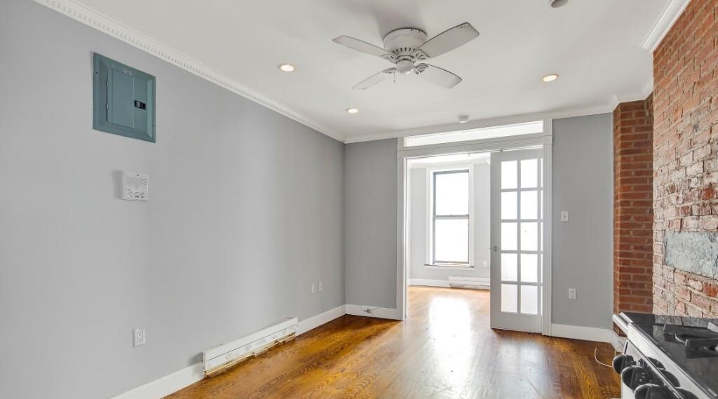 44 Avenue B in New York, NY - Building Photo