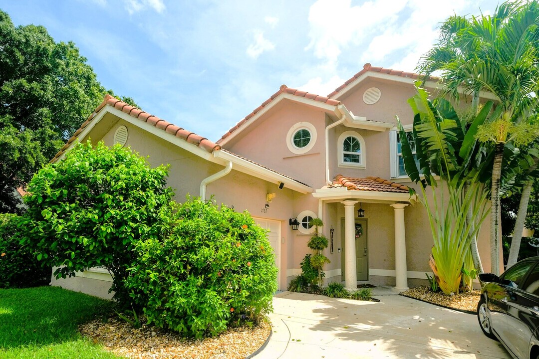 1767 Harborside Cir in Wellington, FL - Foto de edificio