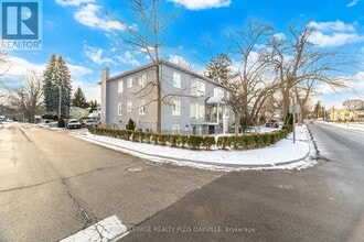 312 Reynolds St in Oakville, ON - Building Photo - Building Photo