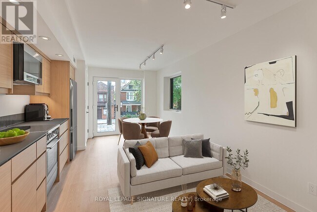 property at 1254-1254 Davenport Rd