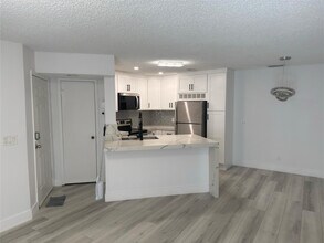 3470 Pinewalk Dr N in Margate, FL - Building Photo - Building Photo