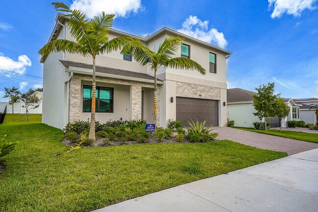 2006 NE Ocean Dunes Dr in Jensen Beach, FL - Building Photo - Building Photo