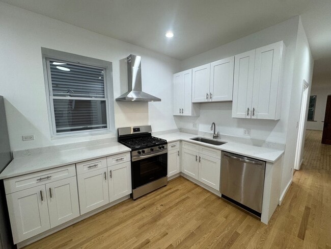 1336 W Barry Ave in Chicago, IL - Foto de edificio - Building Photo