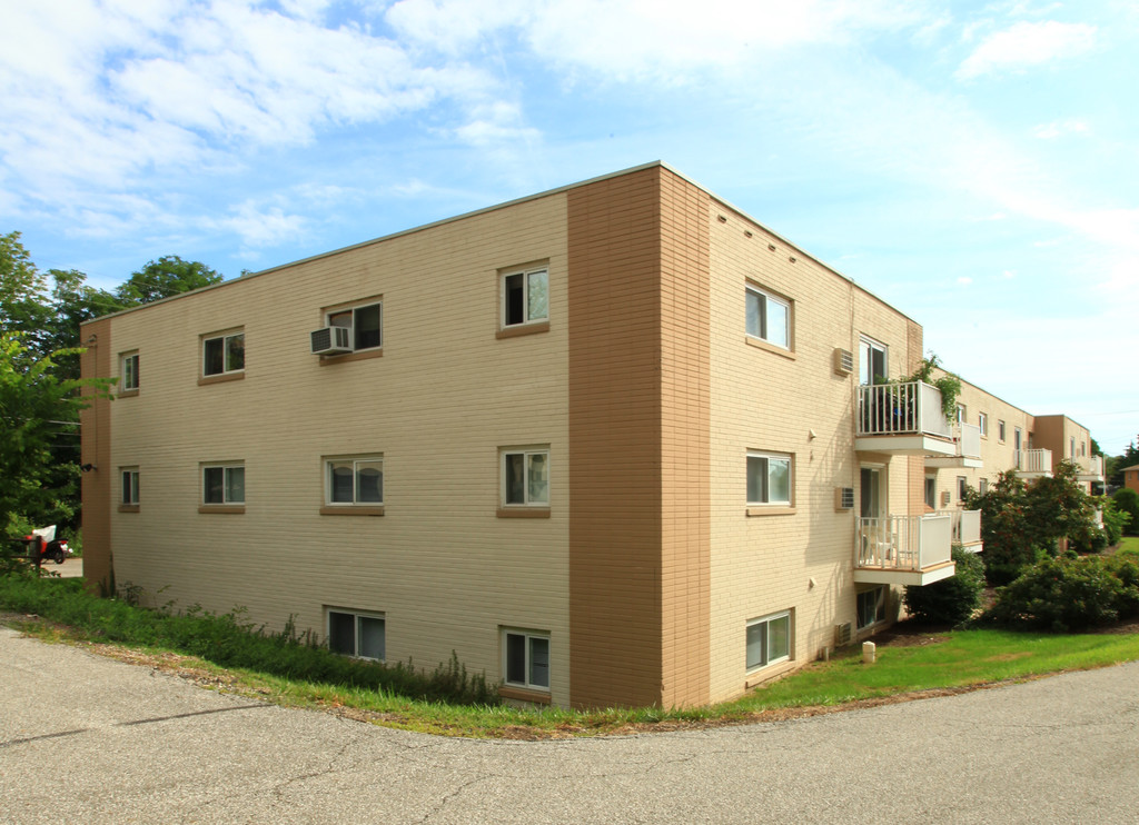 Glen Valley Apartments in Bedford, OH